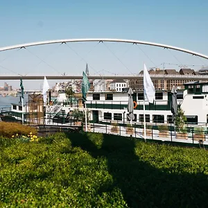 Albergue Botel Maastricht, Maastricht